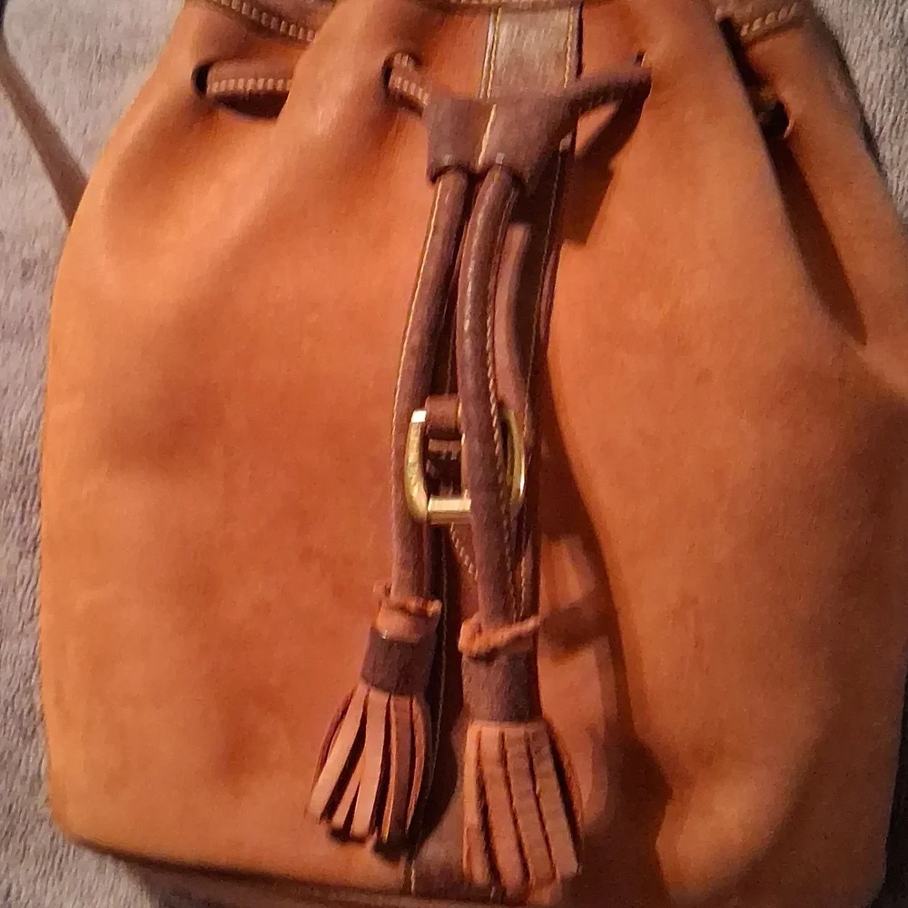 Rare Vintage Dooney And Bourke Suede Tan Leather Backpack Like New - Picture 7 of 16